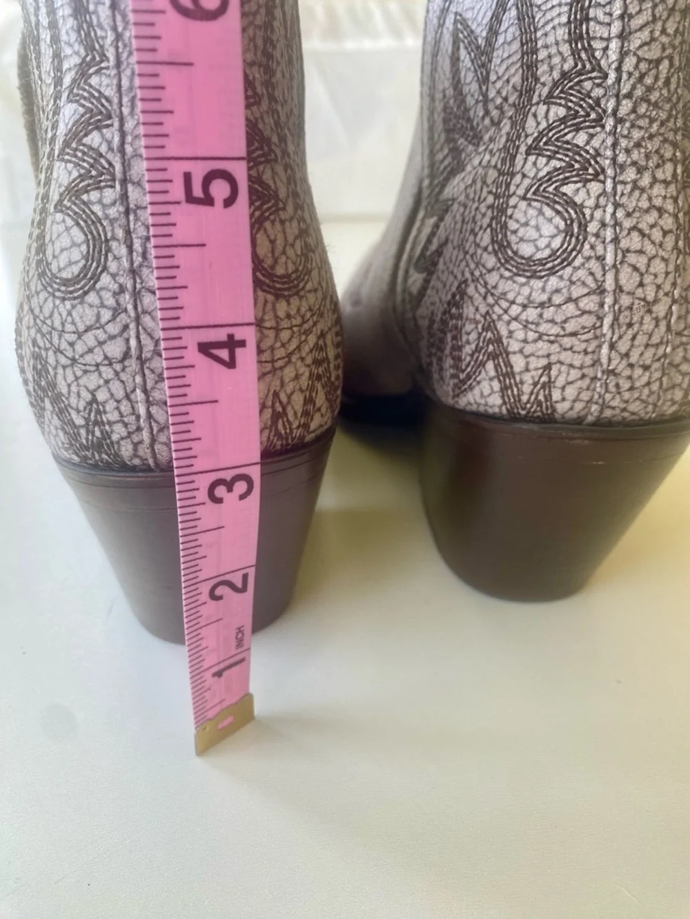 Ariat Dixon Crackle Distressed Ankle Boot Sz 9 $210 Last Markdown - Picture 4 of 8